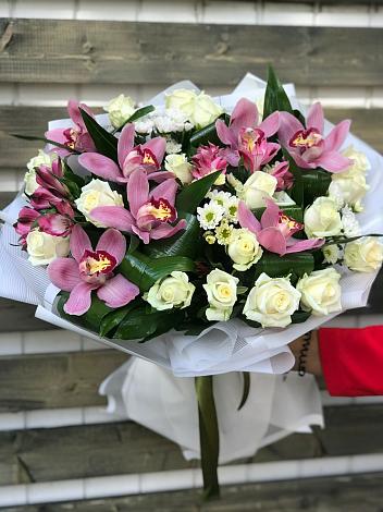 Букет цветов из: Розы и Хризантемы в Тарусе