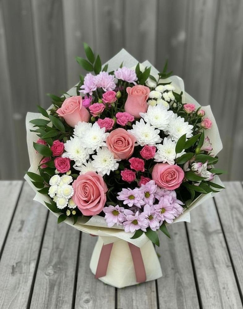 Букет цветов из: Альстромерии, Гвоздики, Розы и Хризантемы в Тарусе