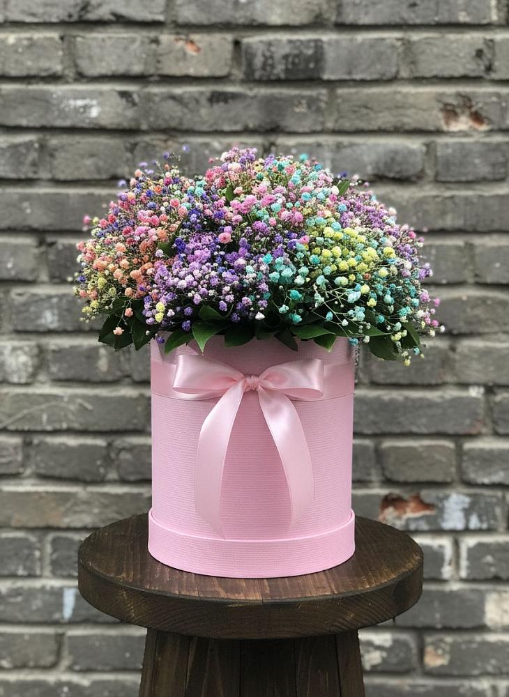 Цветочная композиция из Гипсофила и Розы в шляпной коробке в Тарусе