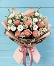 Букет цветов из:  Розы, Альстромерии и Лизиантусы в Тарусе