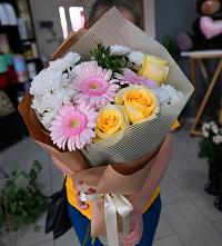 Букет цветов из:  Герберы, Розы и Хризантемы в Тарусе