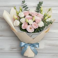 Букет цветов из:  Лизиантусы в Тарусе