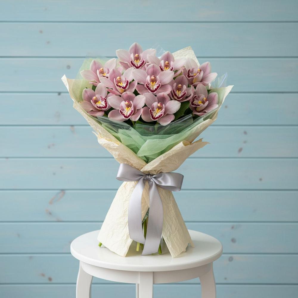 Букет цветов из: Орхидеи и Розы в Тарусе