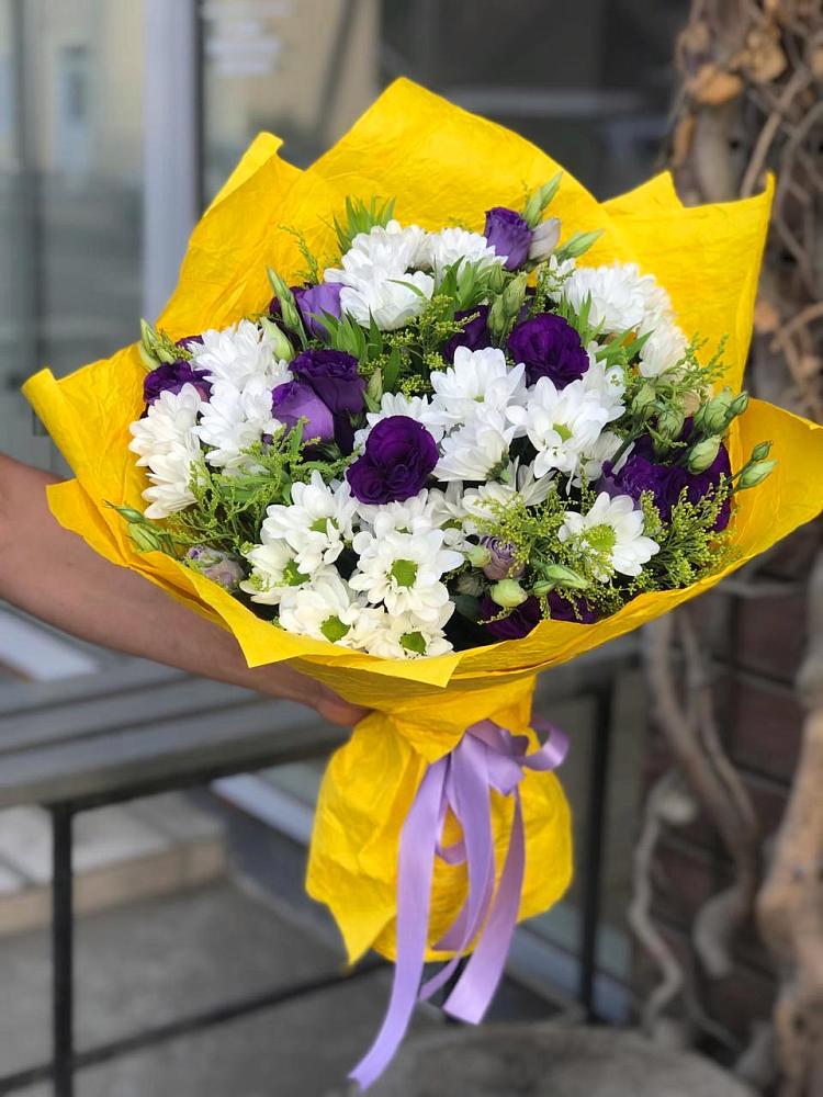 Букет цветов из: Ирисы, Хризантемы и Ромашки в Тарусе