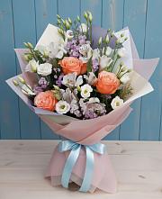 Букет цветов из:  Лизиантусы, Розы, Альстромерии и Гипсофила в Тарусе