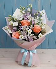 Букет цветов из:  Лизиантусы, Розы, Альстромерии и Гипсофила в Тарусе