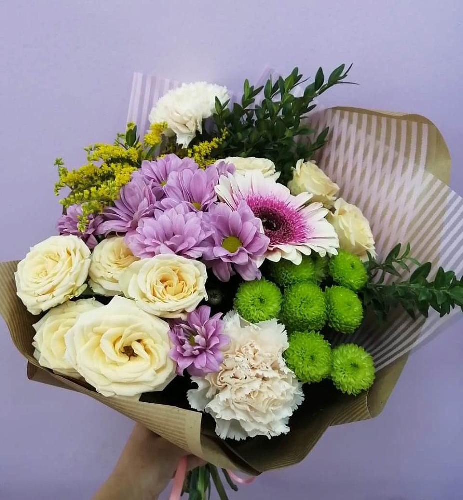 Букет цветов из: Хризантемы, Розы, Гвоздики и Герберы в Тарусе