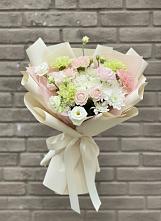 Букет цветов из:  Гвоздики, Розы, Лизиантусы и Хризантемы в Тарусе