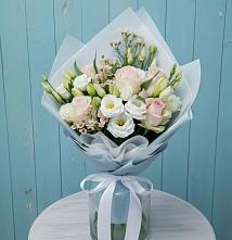 Букет цветов из:  Розы и Лизиантусы в Тарусе