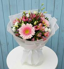 Букет цветов из:  Герберы, Альстромерии и Лизиантусы в Тарусе