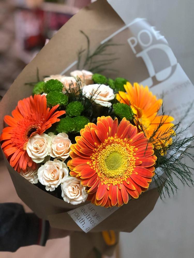 Букет цветов из: Герберы, Хризантемы и Розы в Тарусе