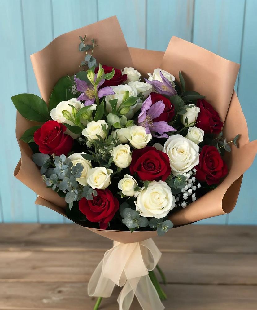 Букет цветов из: Розы и Альстромерии в Тарусе