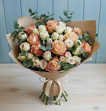 Букет цветов из:  Альстромерии и Розы в Тарусе