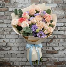 Букет цветов из:  Розы, Лизиантусы и Гвоздики #REPLACE_PRED# Тарусе