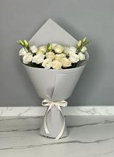 Букет цветов из:  Розы и Лизиантусы в Тарусе